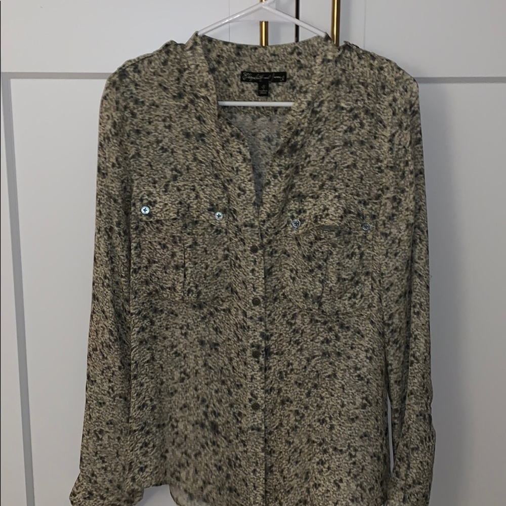 Elizabeth and James 100% silk blouse Size S